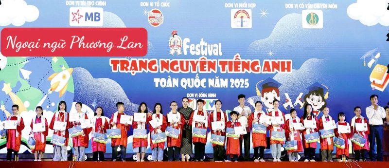 Ban tổ chức trao giải Trạng Nguyên Phong cách