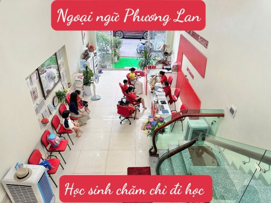 Học tiếng Anh giao tiếp tại Vĩnh Phúc: Học sinh chăm chỉ đi học